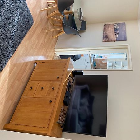 River Courtyard Apartment In The Heart Of Stneots 성니오츠 외부 사진