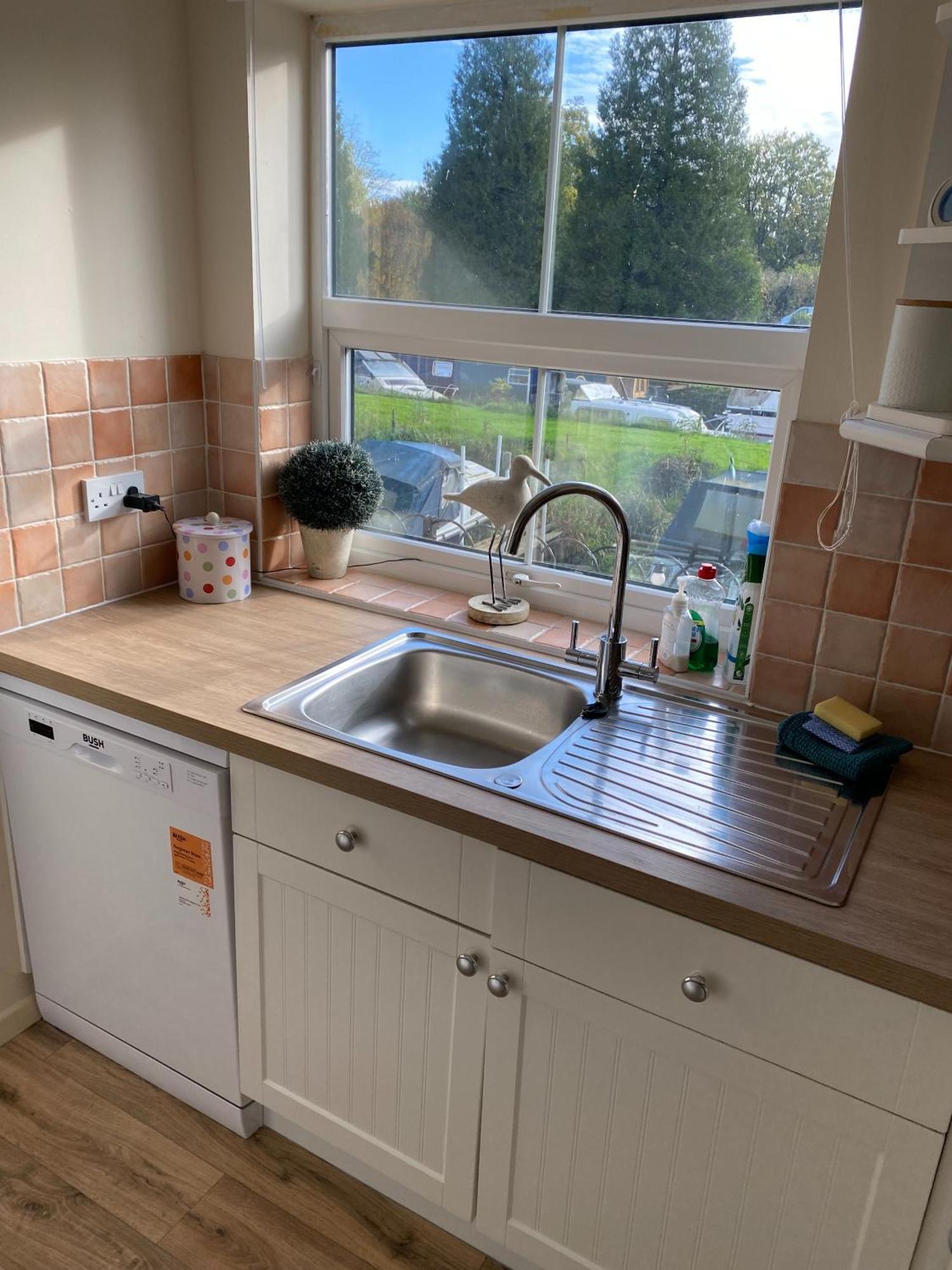 River Courtyard Apartment In The Heart Of Stneots 성니오츠 외부 사진
