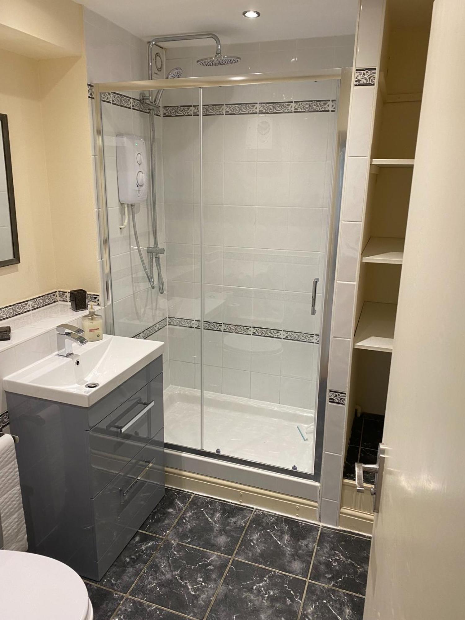 River Courtyard Apartment In The Heart Of Stneots 성니오츠 외부 사진